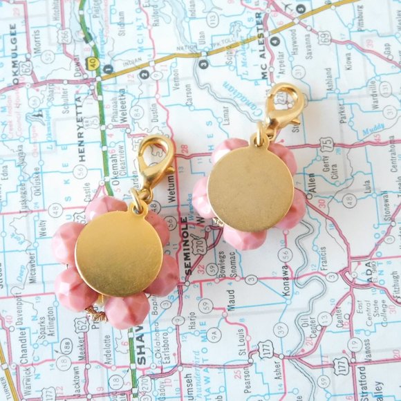 pair of pink beaded flower charms - Picture 4 of 4
